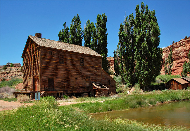 Nielsen Grist Mill - Bicknell, UT